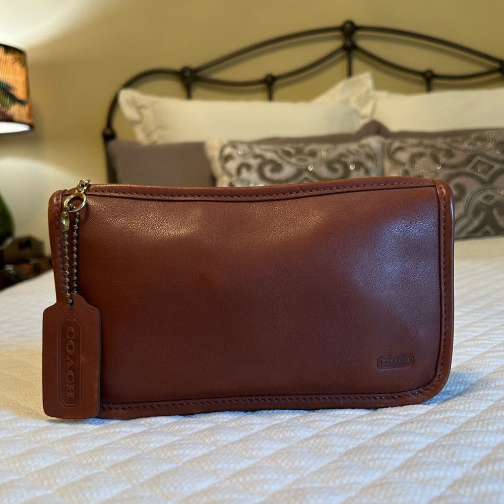 Coach Chunky Case in British Tan SLG ALERT!!!!!